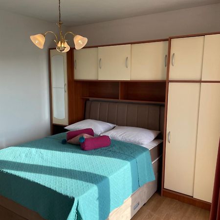 Comfortable Apartment Near The Sea Trogir Bagian luar foto