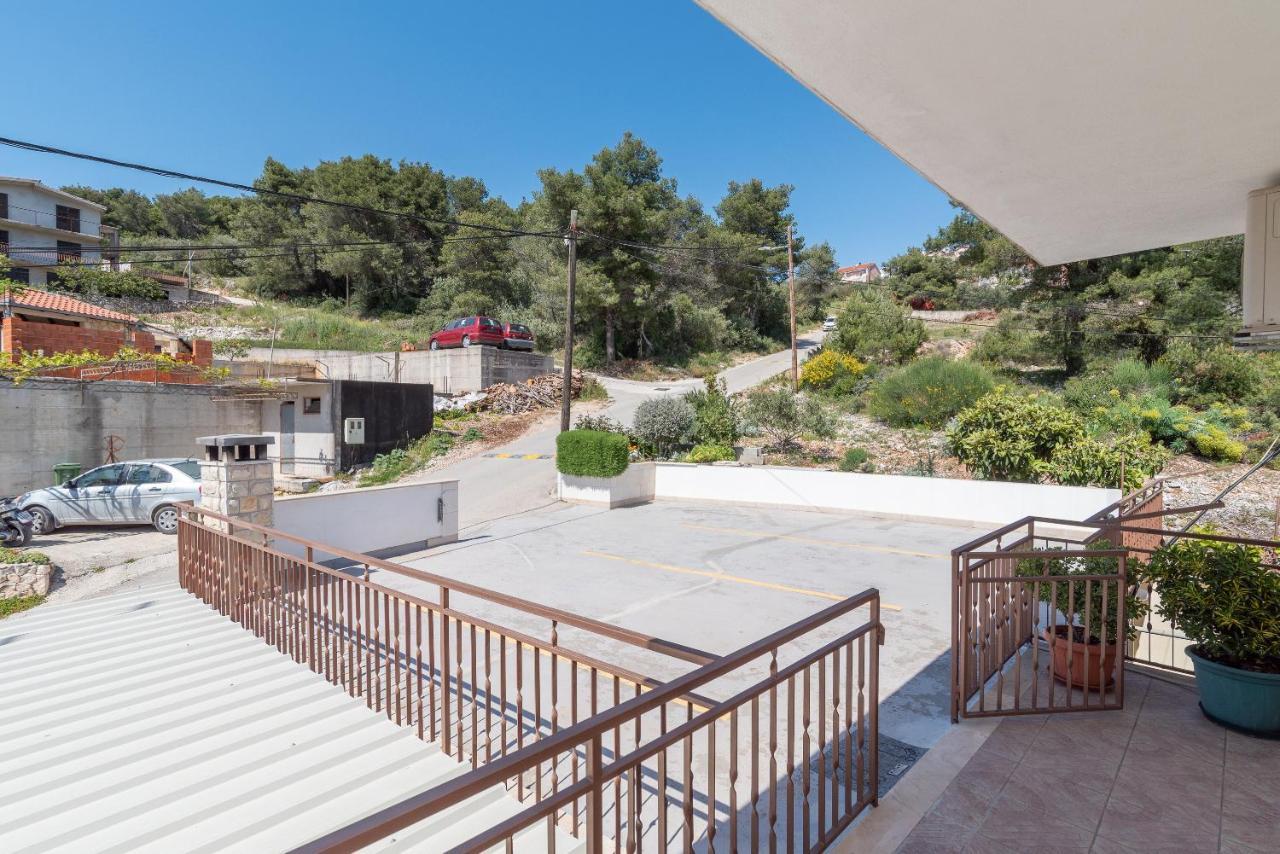 Comfortable Apartment Near The Sea Trogir Bagian luar foto