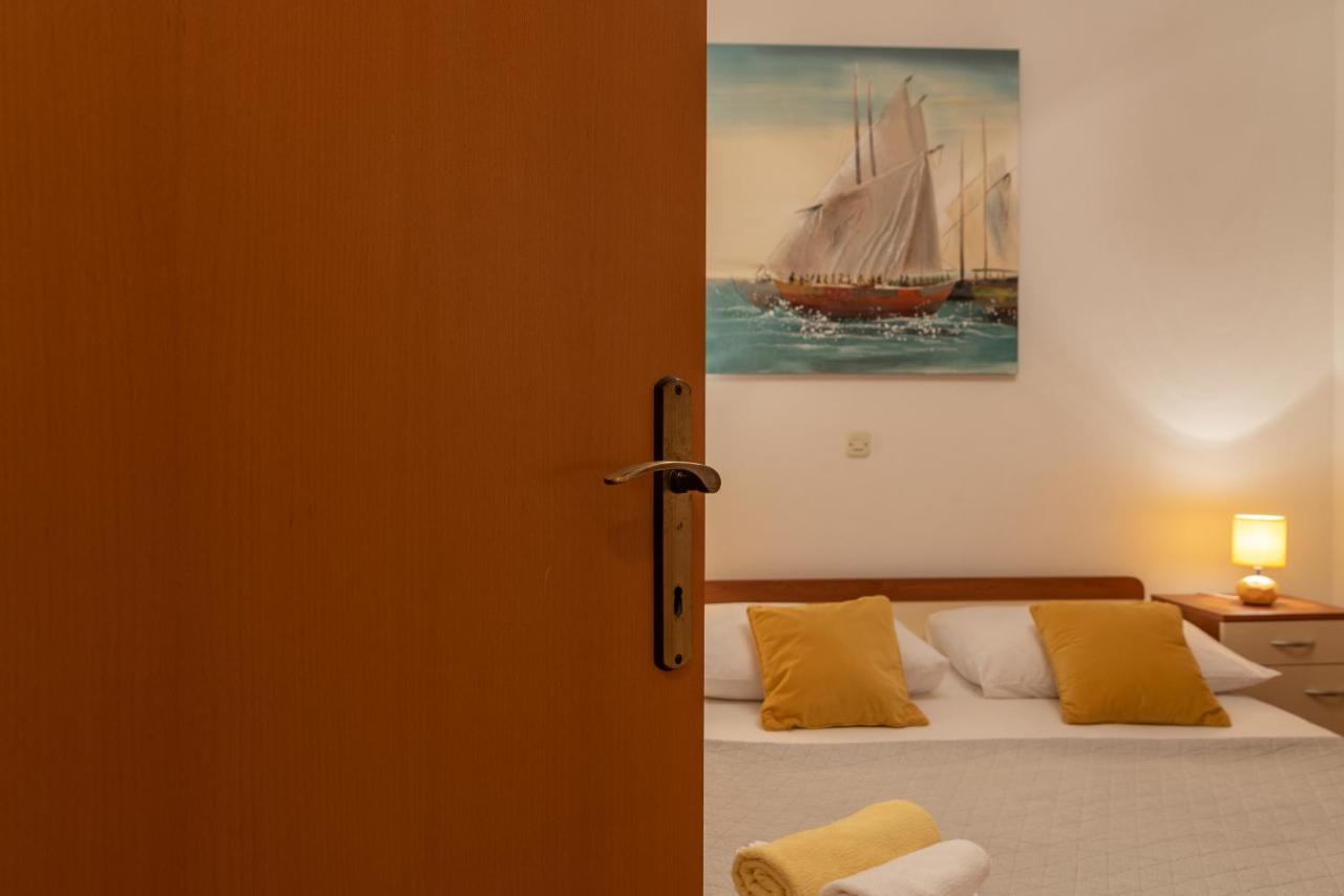 Comfortable Apartment Near The Sea Trogir Bagian luar foto