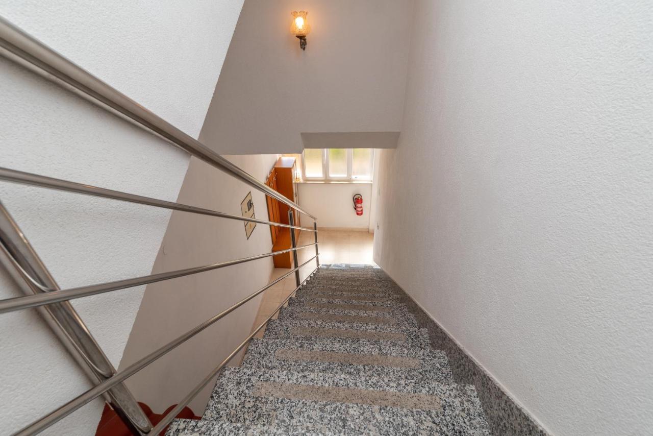 Comfortable Apartment Near The Sea Trogir Bagian luar foto