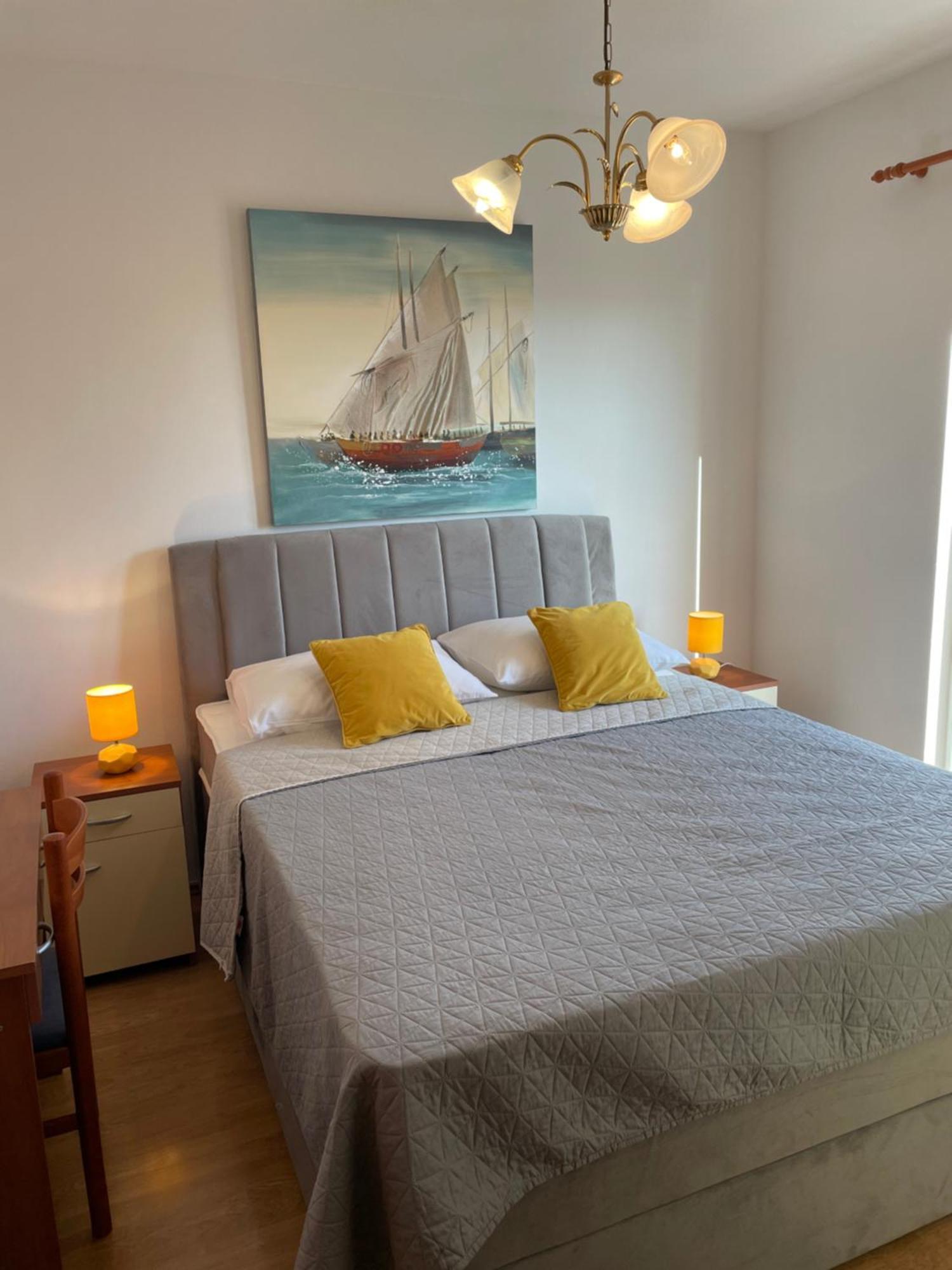 Comfortable Apartment Near The Sea Trogir Bagian luar foto