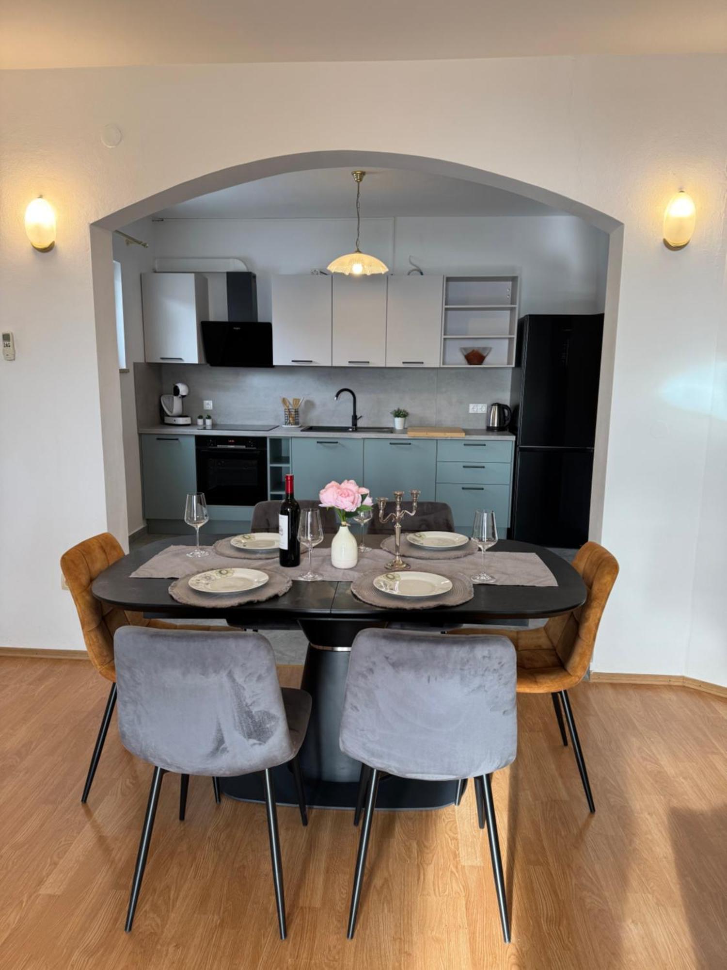 Comfortable Apartment Near The Sea Trogir Bagian luar foto