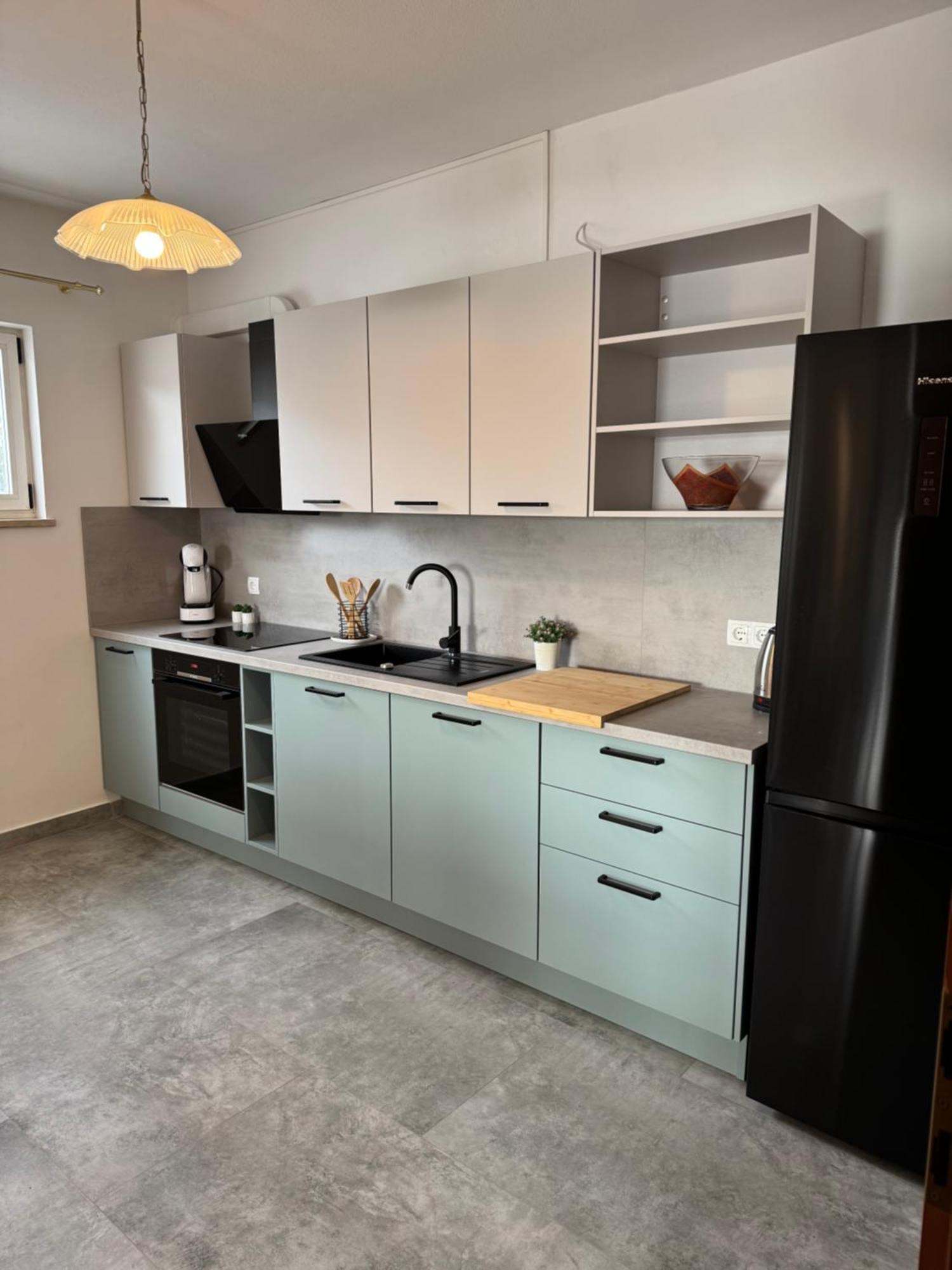 Comfortable Apartment Near The Sea Trogir Bagian luar foto